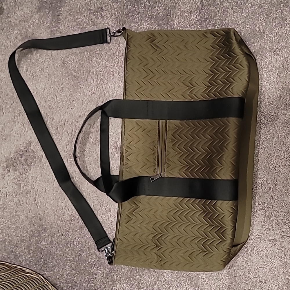 Fabletics weekend duffle bag